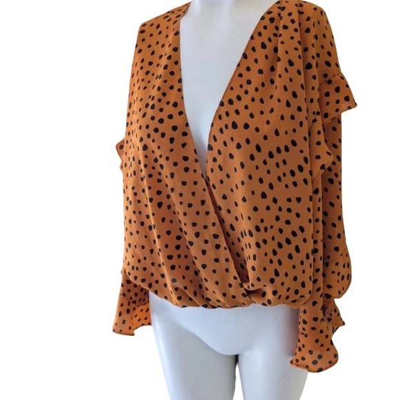 Max Edition Cropped Scooped neck Leopard Print Faux Wrap Bell Sleeve Ruffle Sz M - Picture 4 of 6